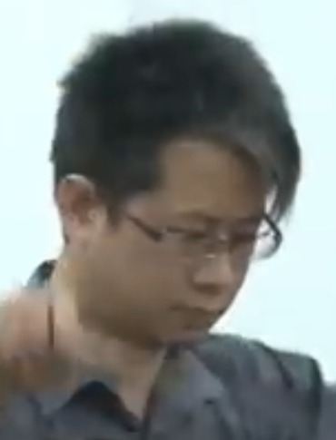 李訢德